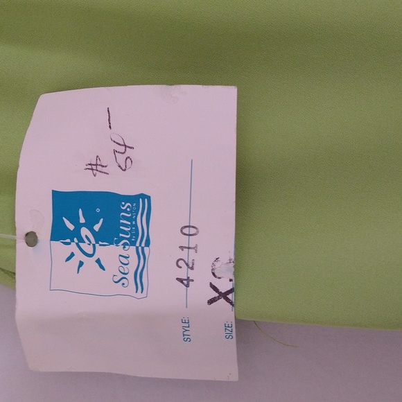 women's resort Capri pants - New with tag - Picture 3 of 8